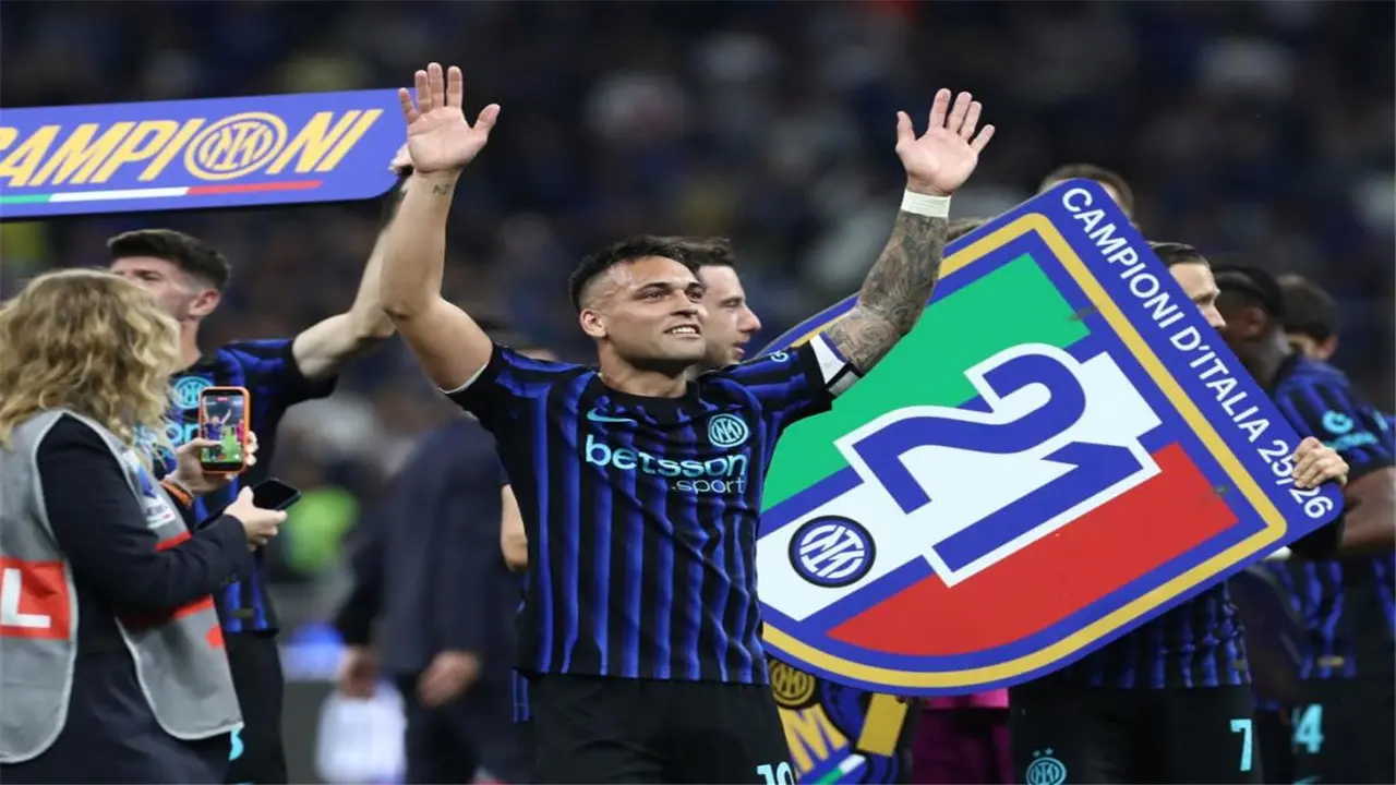 وكيل لاوتارو مارتينيز يكسر صمته ويحسم موقف اللاعب من اهتمام برشلونة